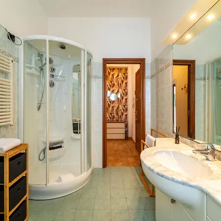 Autumn By Wonderful Italy Apartment Como